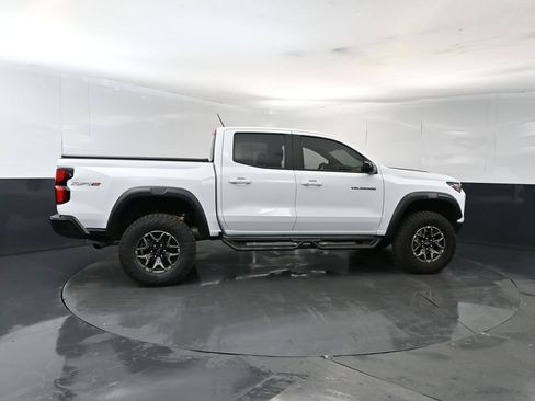Used 2026 Chevrolet Colorado ZR2 w/ Technology Package AWD/4WD image 6