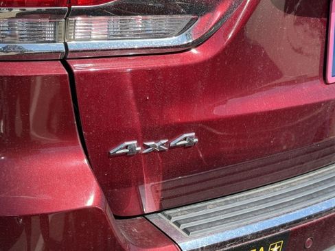 Used 2019 Jeep Grand Cherokee Limited AWD/4WD image 11