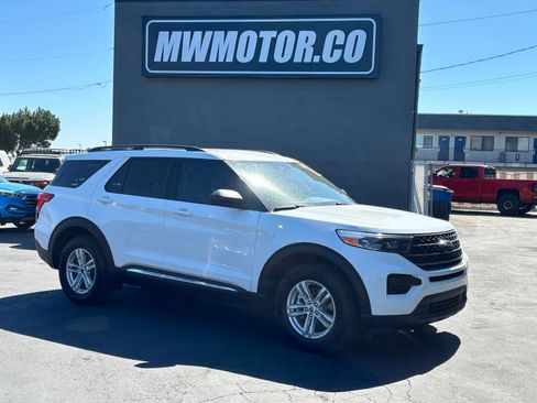 Used 2021 Ford Explorer XLT AWD/4WD image 1