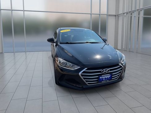 Used 2018 Hyundai Elantra SEL w/ Cargo Package FWD image 3