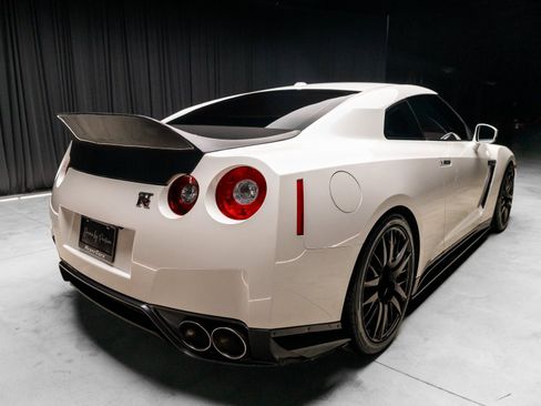 Used 2013 Nissan GT-R Black Edition image 15