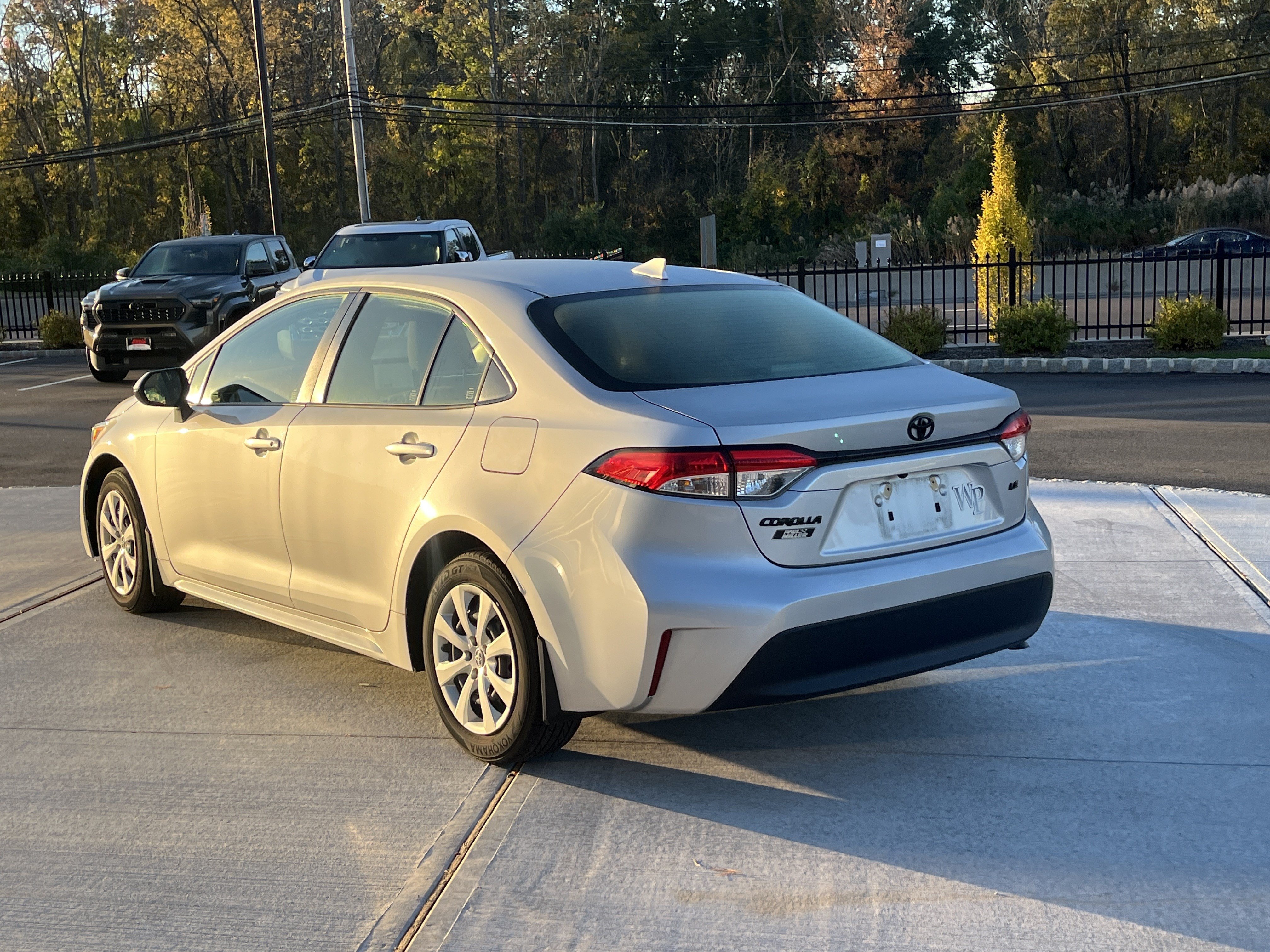 Used 2023 Toyota Corolla LE FWD image 4