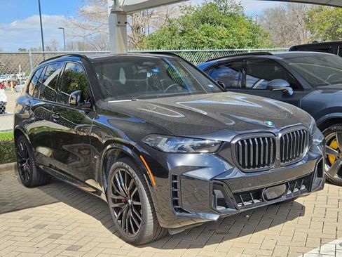 Used 2024 BMW X5 sDrive40i w/ M Sport Package image 3