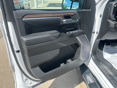 Used 2023 Chevrolet Silverado 1500 High Country w/ Technology Package AWD/4WD image 10
