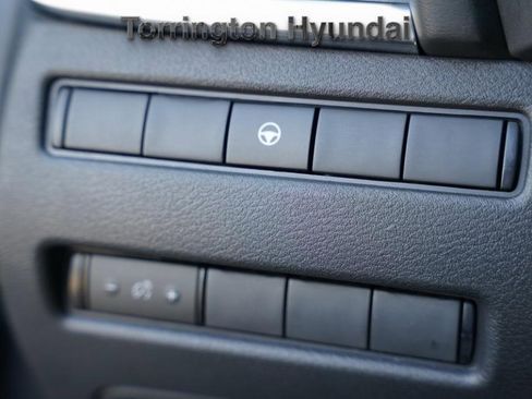 Used 2022 Nissan Rogue SV image 22