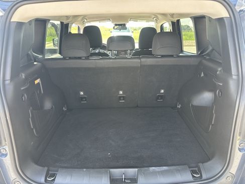 Used 2021 Jeep Renegade Sport w/ Sport Appearance Group AWD/4WD image 30