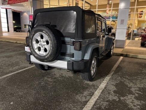 Used 2015 Jeep Wrangler Unlimited Sahara image 10