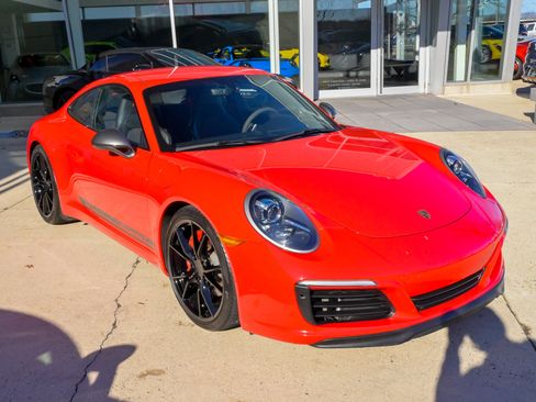 Used 2019 Porsche 911 Carrera T image 3