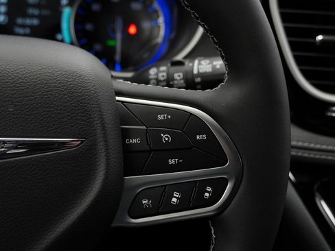 New 2026 Chrysler Pacifica Select image 26