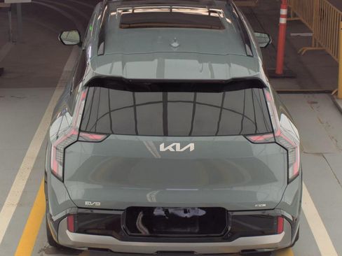 Certified 2024 Kia EV9 GT-Line AWD/4WD image 6