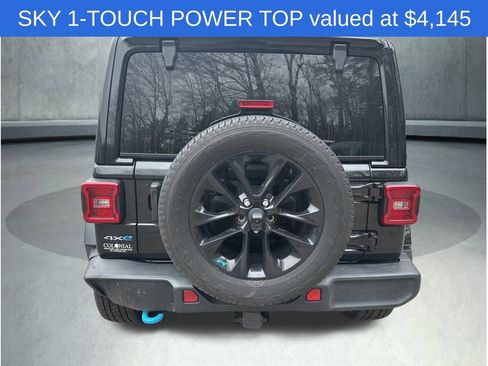 Used 2022 Jeep Wrangler Unlimited Sahara w/ Cold Weather Group AWD/4WD image 4