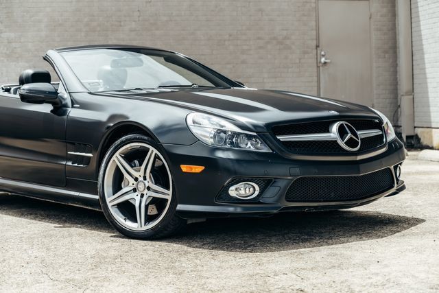 Used 2011 Mercedes-Benz SL 550 image 40