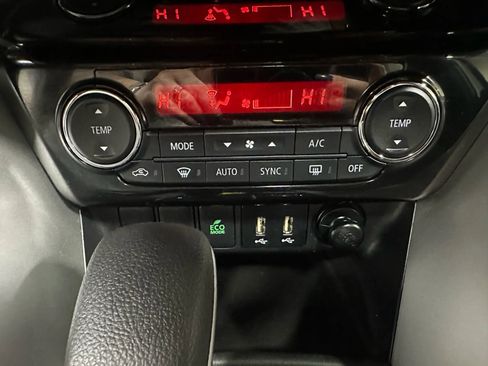 Used 2022 Mitsubishi Eclipse Cross SE image 39