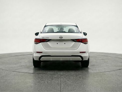 Used 2025 Nissan Sentra S image 7