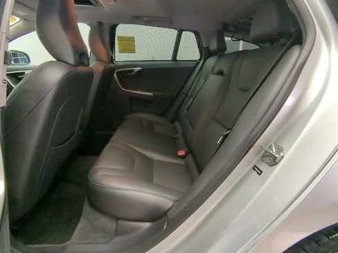 Used 2016 Volvo V60 T5 Premier w/ Convenience Package image 27