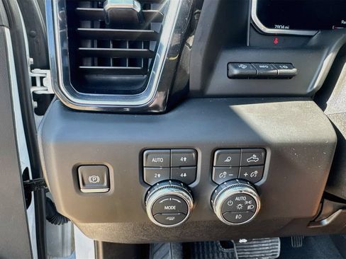 Used 2026 GMC Sierra 2500 Denali Ultimate AWD/4WD image 22