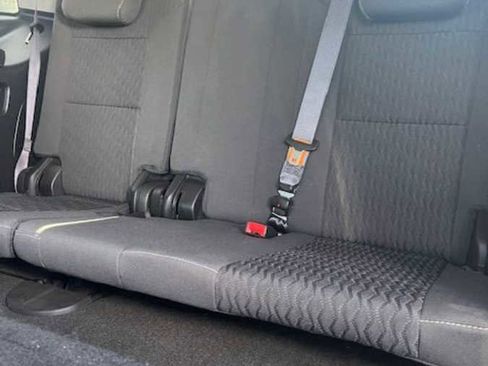 Used 2015 GMC Yukon SLE w/ Convenience Package image 16