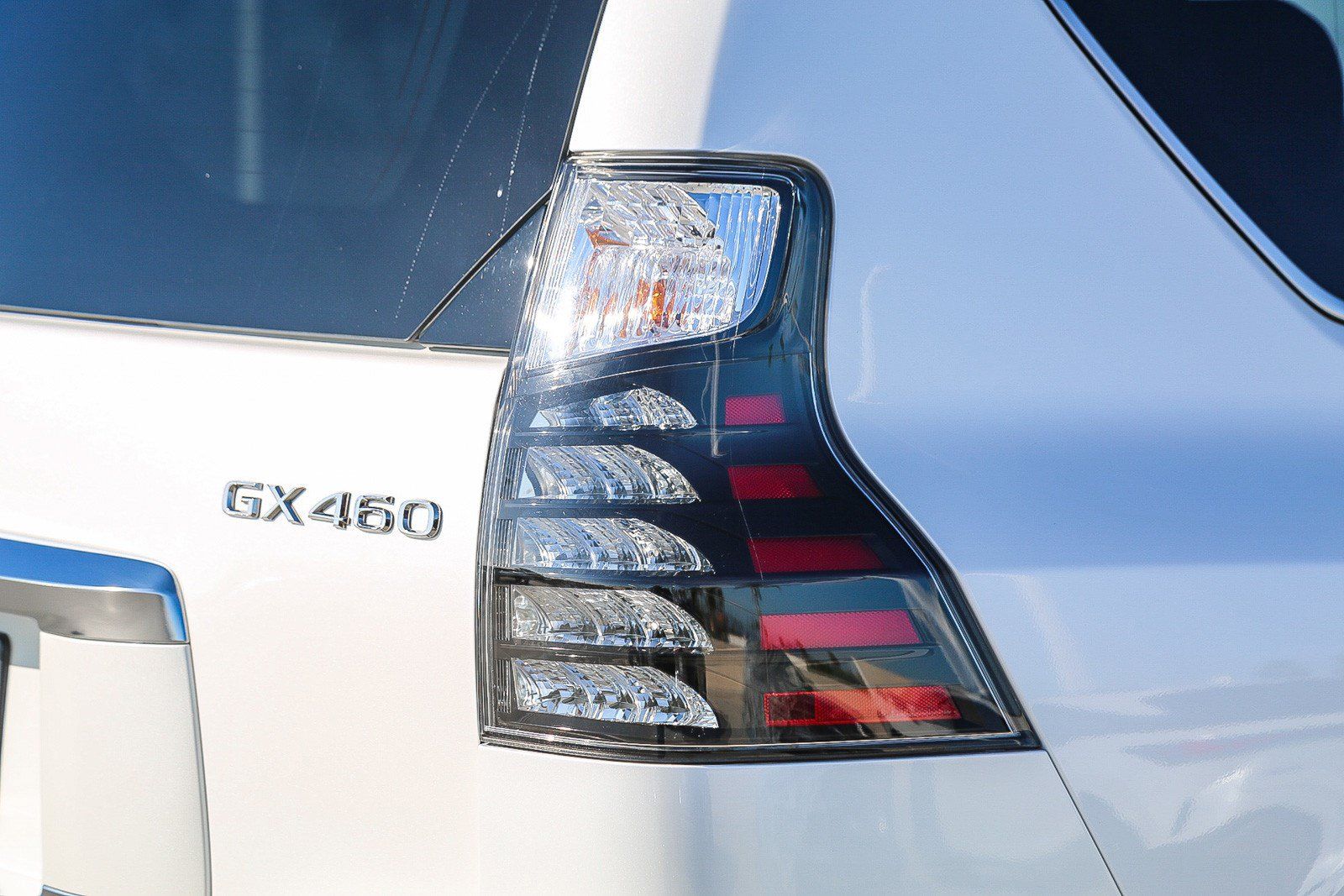 Used 2023 Lexus GX 460 Luxury w/ Sport Design Package AWD/4WD image 9