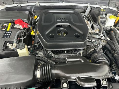 Used 2023 Jeep Wrangler Unlimited AWD/4WD image 31