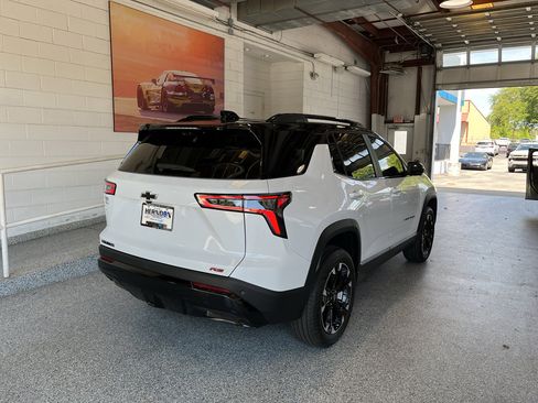 New 2026 Chevrolet Equinox RS w/ Convenience Package III FWD image 11