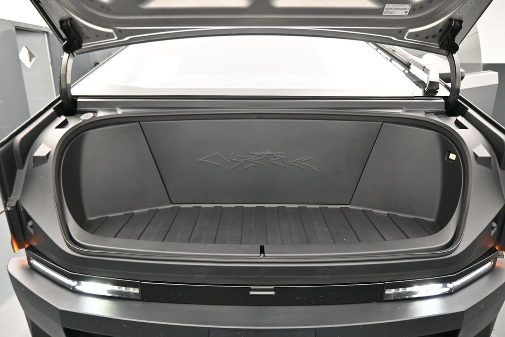 Used 2025 Tesla Cybertruck AWD Crew Cab image 35