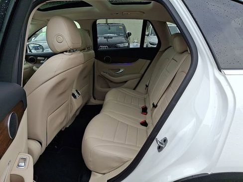Used 2022 Mercedes-Benz GLC 300 4MATIC image 10