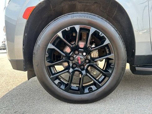 Used 2023 GMC Yukon XL Denali AWD/4WD image 11