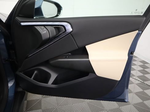 Used 2025 BMW X3 xDrive30i w/ Premium Package image 27