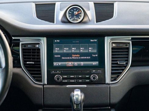 Used 2017 Porsche Macan S image 22