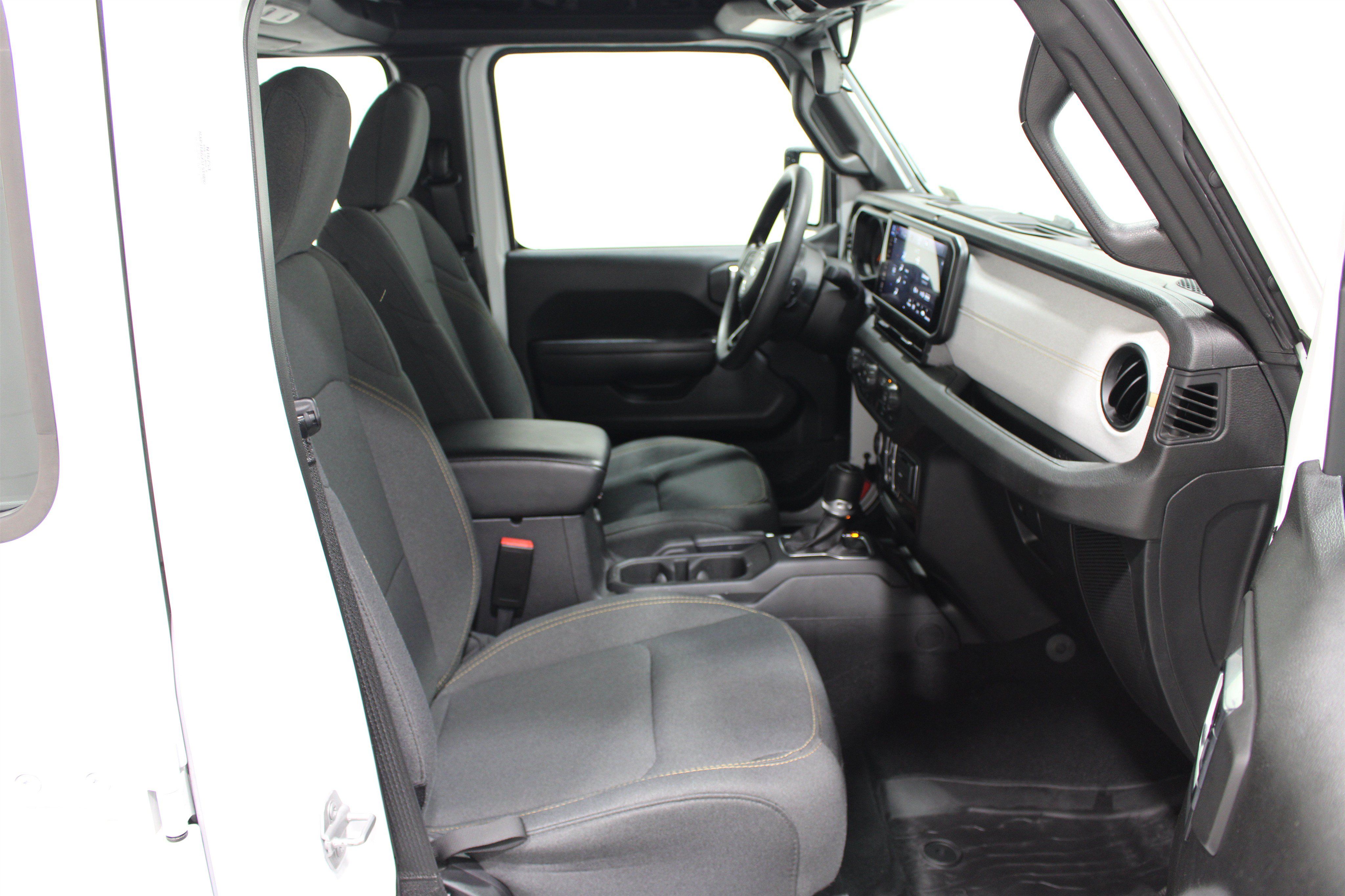 Used 2025 Jeep Gladiator Sport AWD/4WD image 23