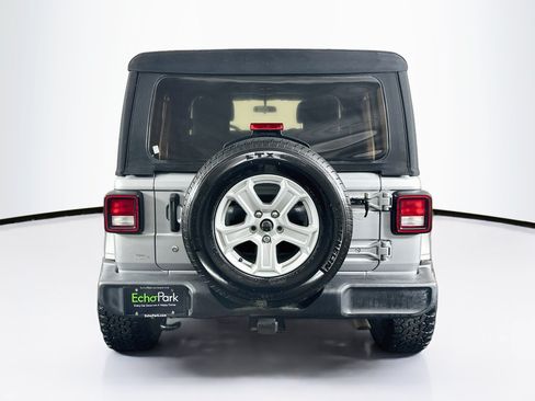 Used 2018 Jeep Wrangler Unlimited Sport S AWD/4WD image 7