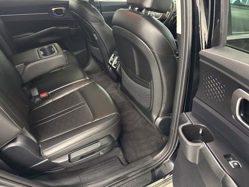Used 2024 Kia Sorento S image 27