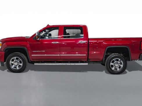 Used 2018 GMC Sierra 3500 Denali w/ Duramax Plus Package image 9