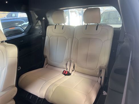 Used 2024 Jeep Grand Cherokee L Limited w/ Luxury Tech Group II image 8