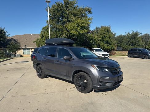 Used 2021 Honda Pilot Special Edition image 3