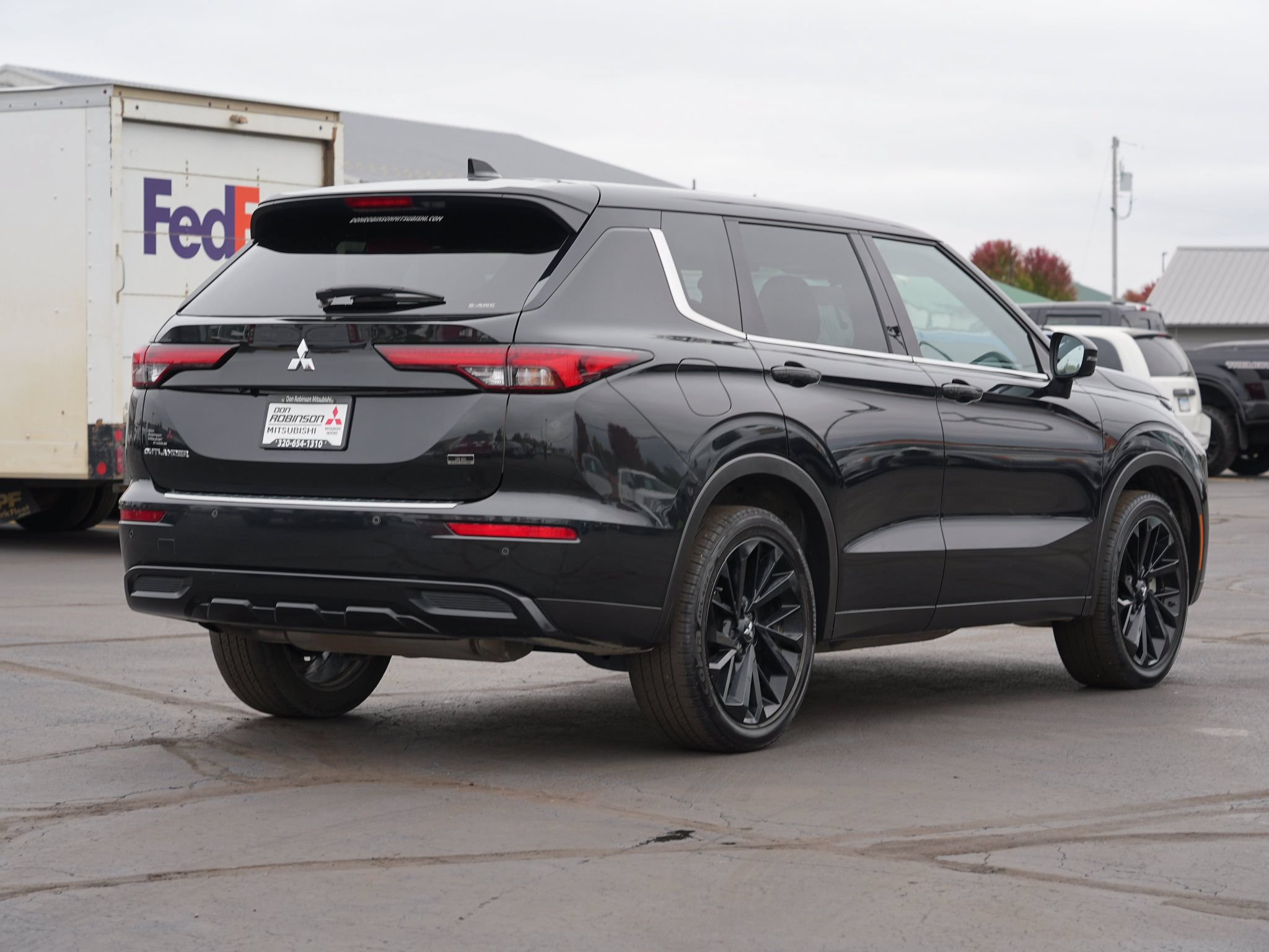 Used 2023 Mitsubishi Outlander SE Black Edition AWD/4WD image 3