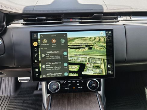 Certified 2023 Land Rover Range Rover SE image 21