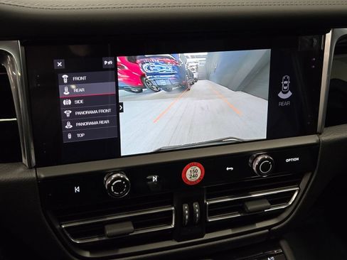 Certified 2026 Porsche Macan AWD/4WD image 21