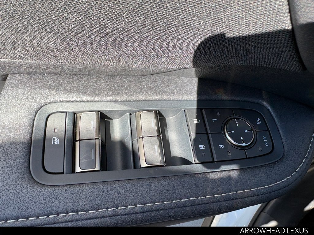 New 2026 Lexus TX 500h AWD w/ Technology Package image 17