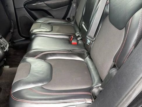 Used 2016 Jeep Cherokee Trailhawk AWD/4WD image 9