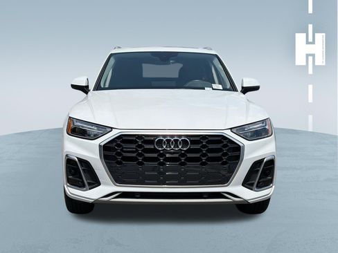 Used 2023 Audi Q5 2.0T Premium Plus w/ Premium Plus Package AWD/4WD image 3