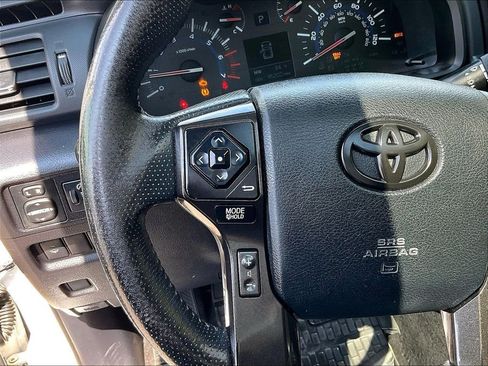 Used 2019 Toyota 4Runner SR5 AWD/4WD image 23