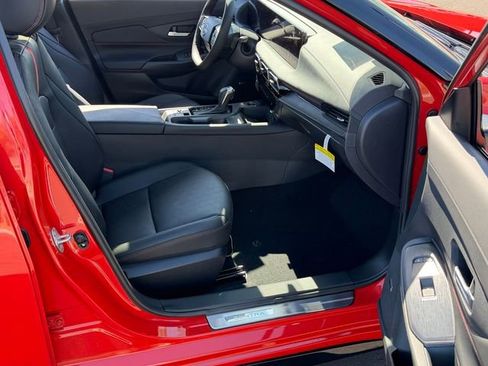 New 2026 Nissan Sentra SR FWD image 24