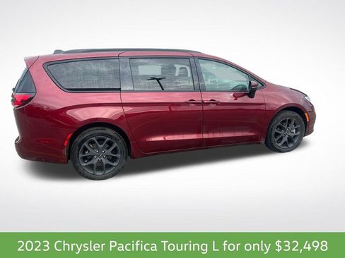 Used 2023 Chrysler Pacifica Touring-L w/ S Appearance Package AWD/4WD image 10
