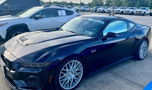 Used 2025 Ford Mustang GT RWD image 2