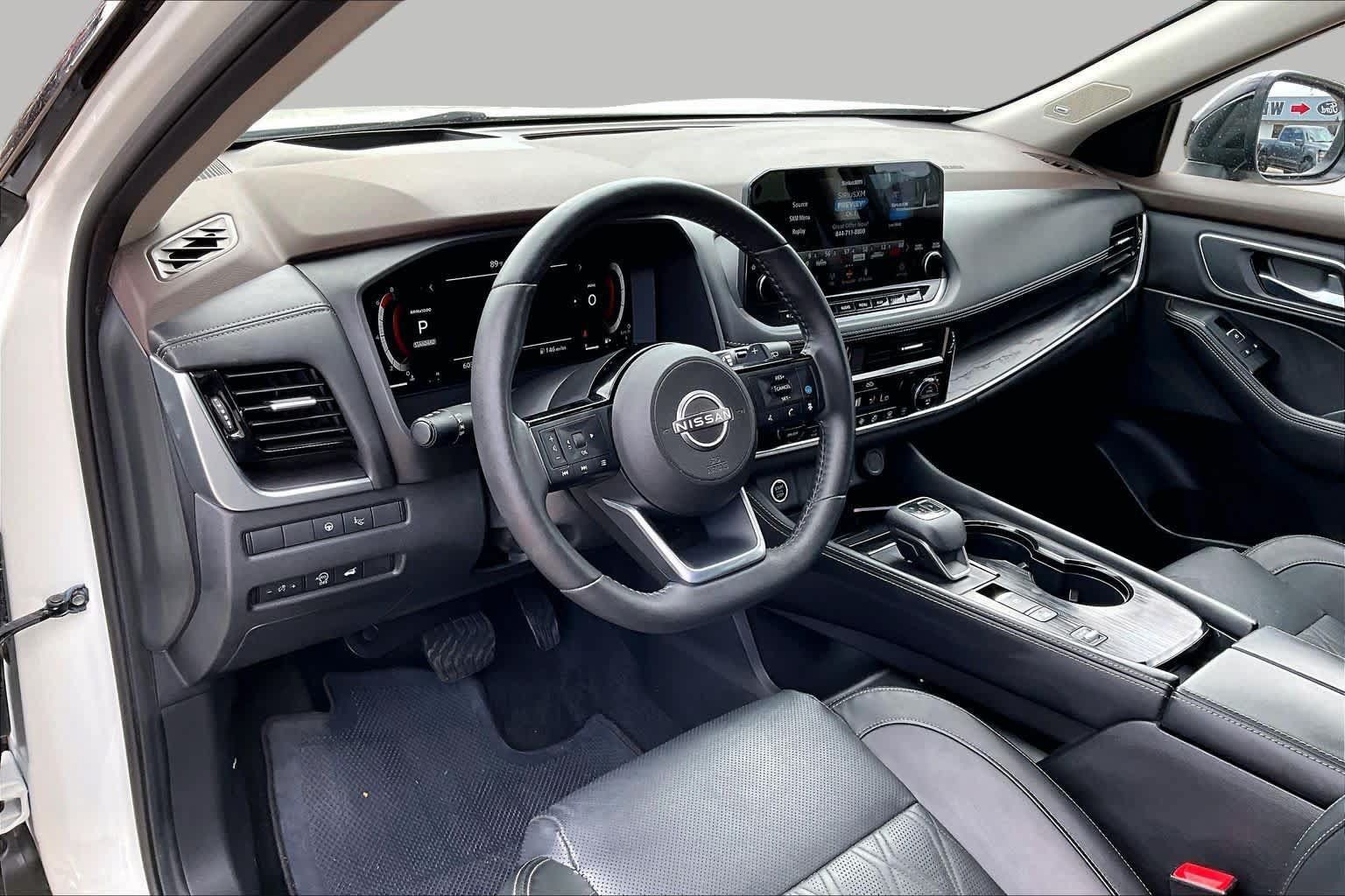 Used 2023 Nissan Rogue Platinum w/ Platinum Premium Package FWD image 18