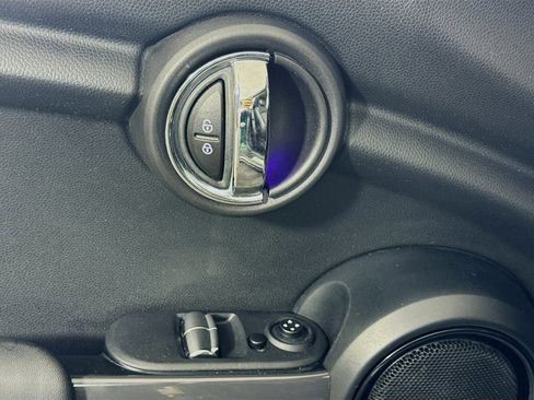 Used 2015 MINI Cooper 2-Door Hardtop image 19