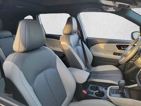 Used 2025 Subaru Forester Limited image 15