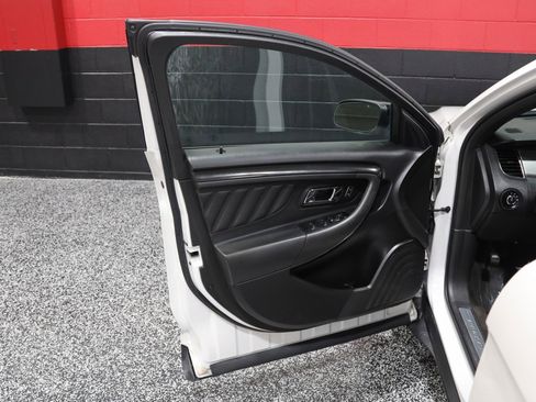Used 2013 Ford Taurus SHO image 31