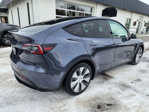 Used 2023 Tesla Model Y Long Range image 7